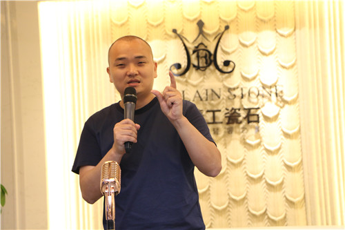 廣州設計周執行總監賀文廣_副本.jpg